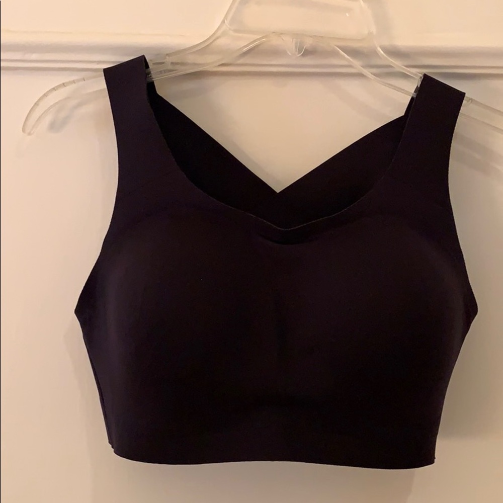 Lululemon 34D Enlite black sports bra